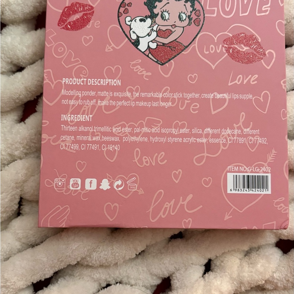 Betty Boop Lip Gloss Set - Picture 4 of 4